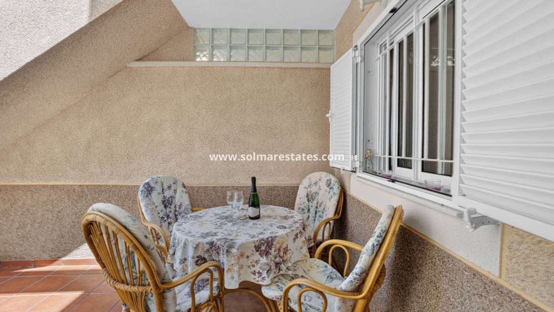 2 soverom Leilighet til salgs i Playa Flamenca med svømmebasseng - € 226 000 (Ref: 9981474)
