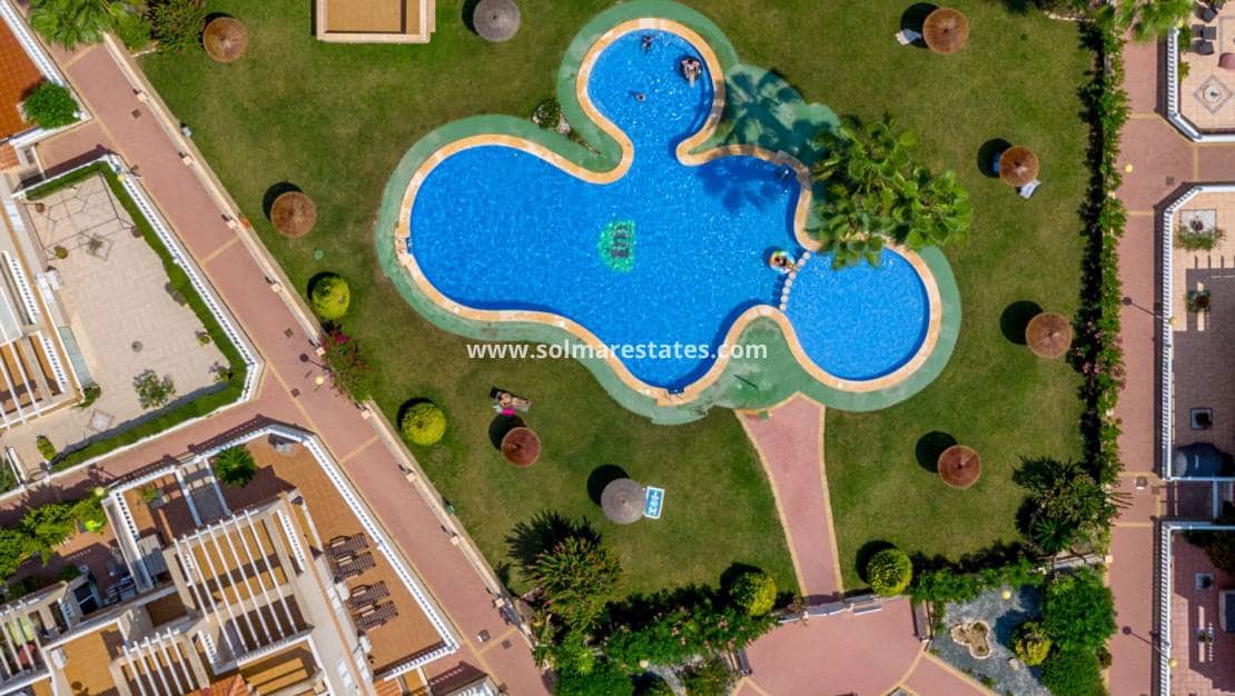 2 soverom Leilighet til salgs i Playa Flamenca med svømmebasseng - € 226 000 (Ref: 9981474)