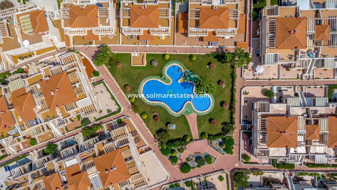 2 soverom Leilighet til salgs i Playa Flamenca med svømmebasseng - € 226 000 (Ref: 9981474)