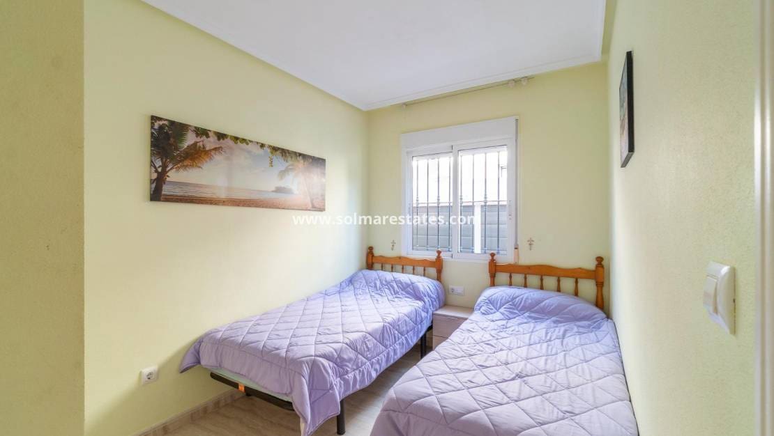2 makuuhuone Huoneisto myytävänä paikassa Villamartin mukana uima-altaan - 175 000 € (Ref: 9983999)