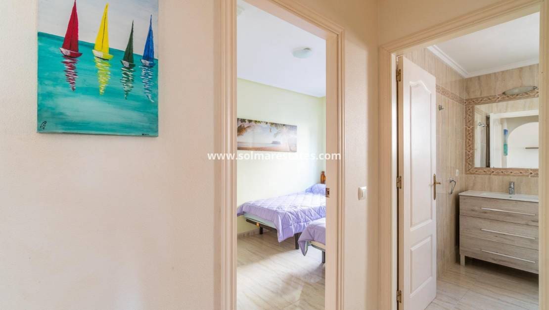 2 makuuhuone Huoneisto myytävänä paikassa Villamartin mukana uima-altaan - 175 000 € (Ref: 9983999)