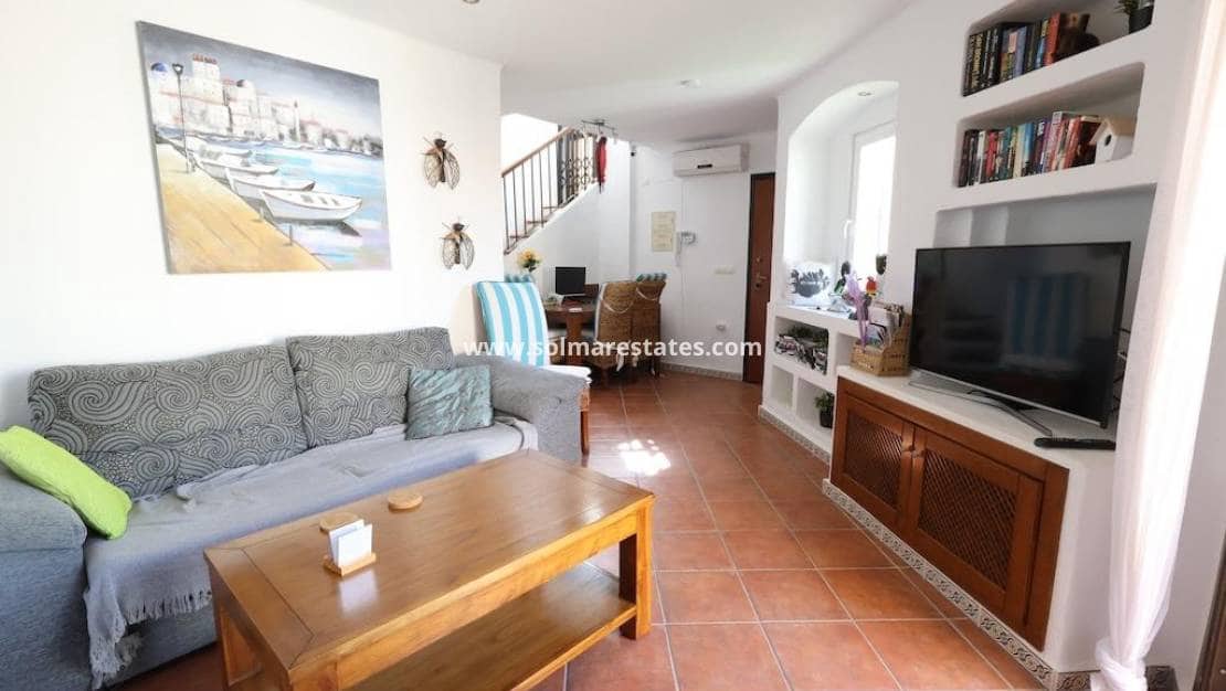 2 soveværelse Lejlighed til salg i Punta Prima med swimmingpool - € 200.000 (Ref: 9984000)