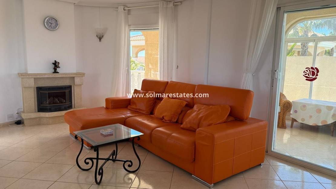 4 sypialnia Willa na sprzedaż w La Marquesa z basenem - 649 000 € (Ref: 9985310)