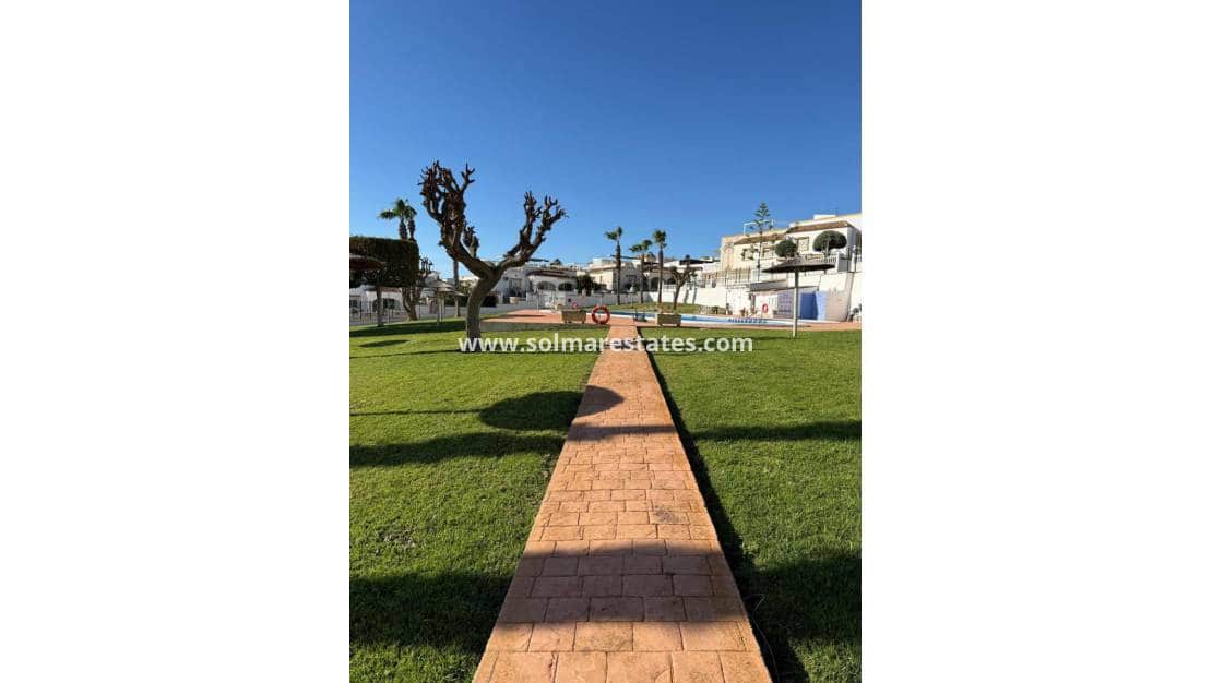 3 slaapkamer Bungalow te koop in La Marina met zwembad - € 185.000 (Ref: 9985311)