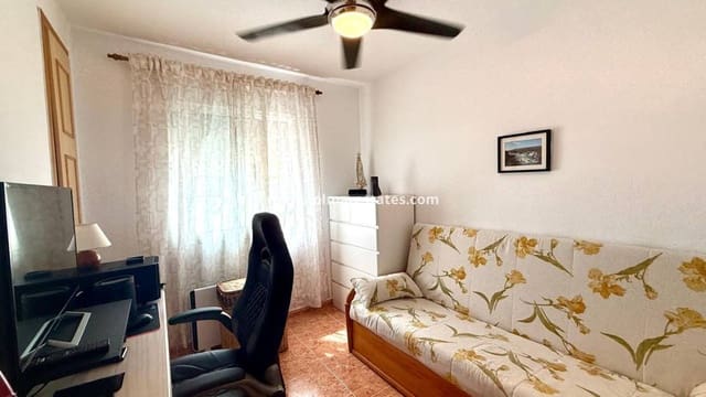 3 slaapkamer Bungalow te koop in La Marina, Elche / Elx met zwembad - € 185.000 (Ref: 9985311)