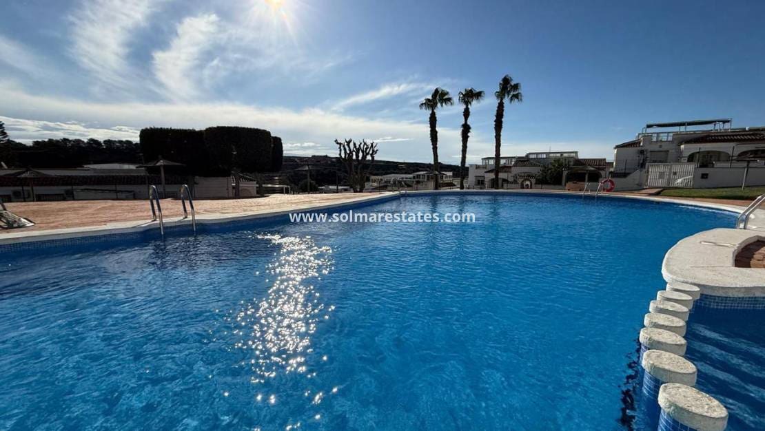 3 slaapkamer Bungalow te koop in La Marina met zwembad - € 185.000 (Ref: 9985311)