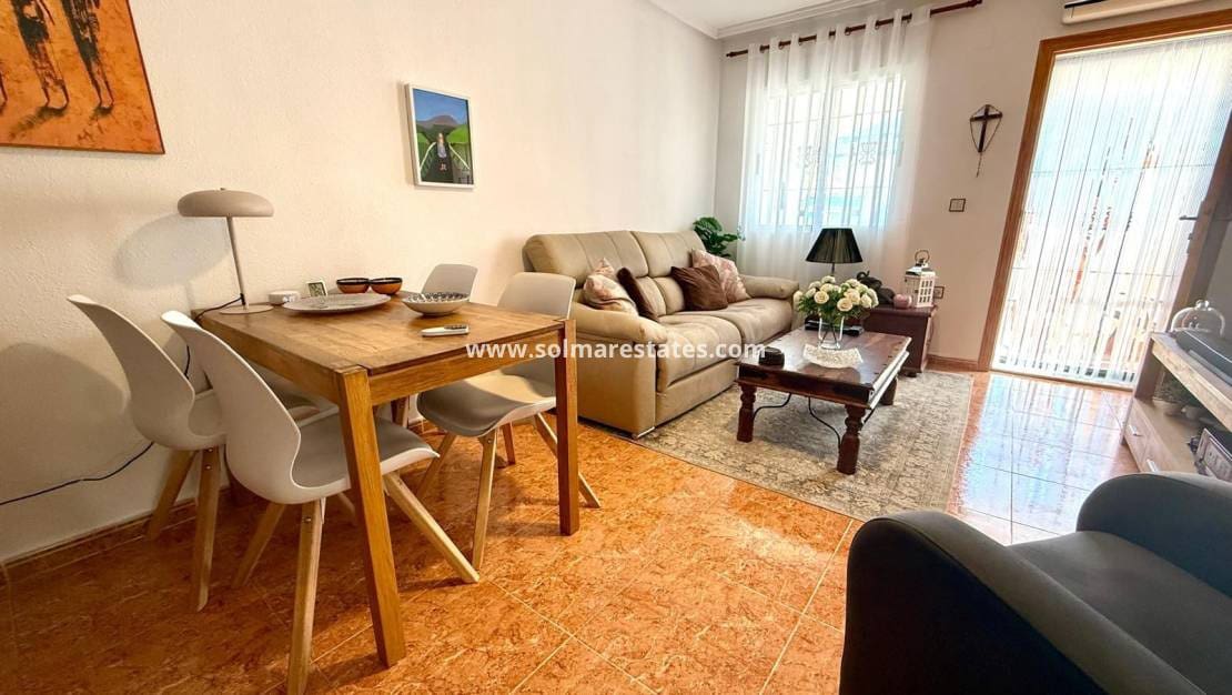 3 slaapkamer Bungalow te koop in La Marina met zwembad - € 185.000 (Ref: 9985311)