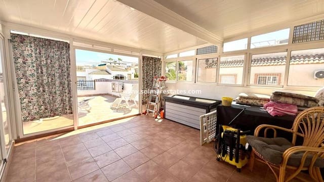 3 slaapkamer Bungalow te koop in La Marina, Elche / Elx met zwembad - € 185.000 (Ref: 9985311)