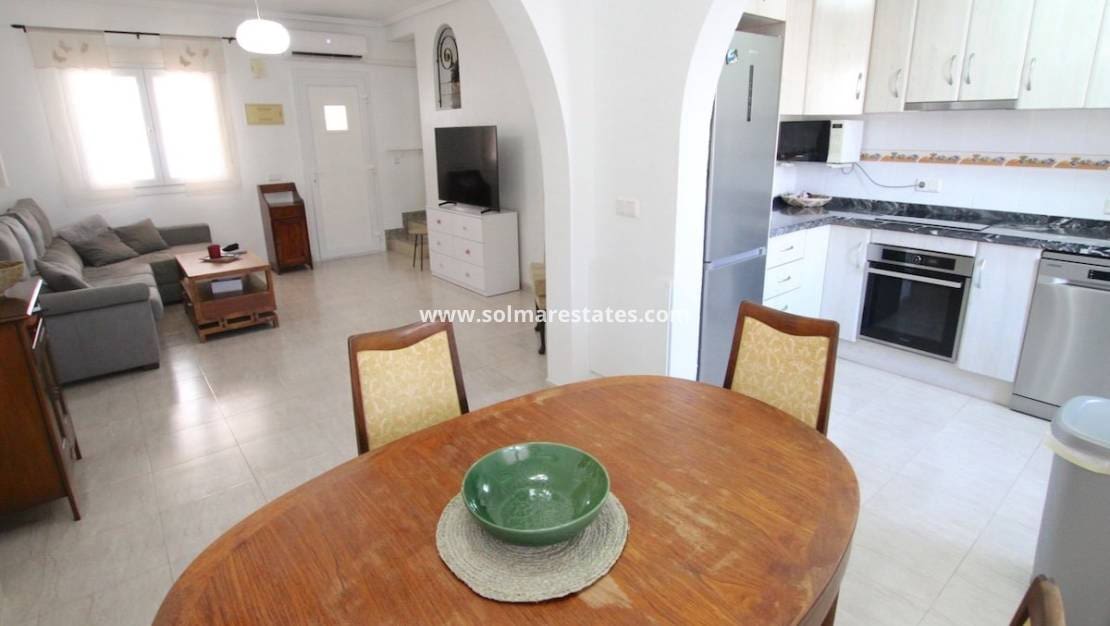 2 soverom Hus til salgs i Ciudad Quesada med svømmebasseng - € 185 000 (Ref: 9985666)