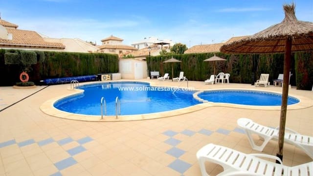 3 soveværelse Semi-Rækkehus til salg i Cabo Roig, Orihuela med swimmingpool - € 229.000 (Ref: 9985667)