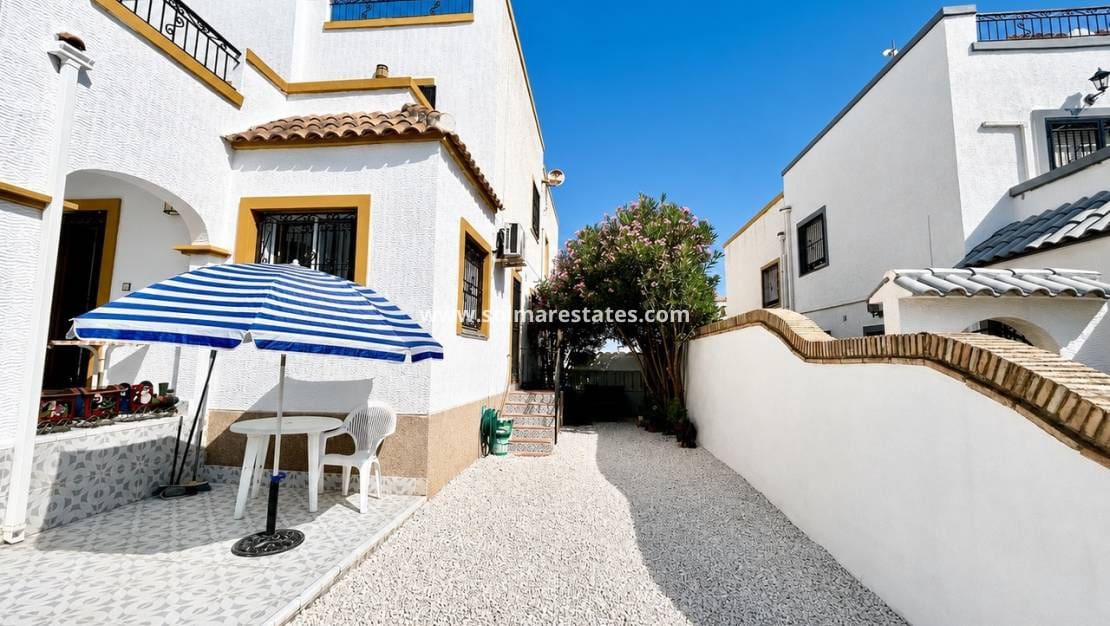3 quarto Moradia em Banda para venda em Los Altos com piscina - 209 000 € (Ref: 9986133)
