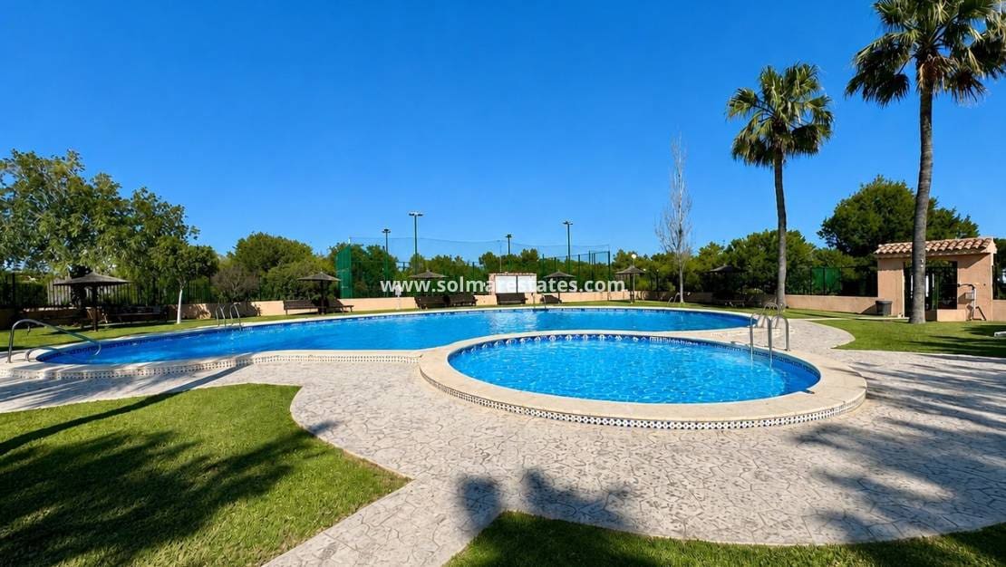 3 quarto Moradia em Banda para venda em Los Altos com piscina - 209 000 € (Ref: 9986133)