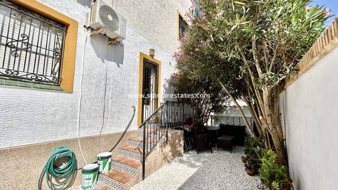 3 quarto Moradia em Banda para venda em Los Altos com piscina - 209 000 € (Ref: 9986133)
