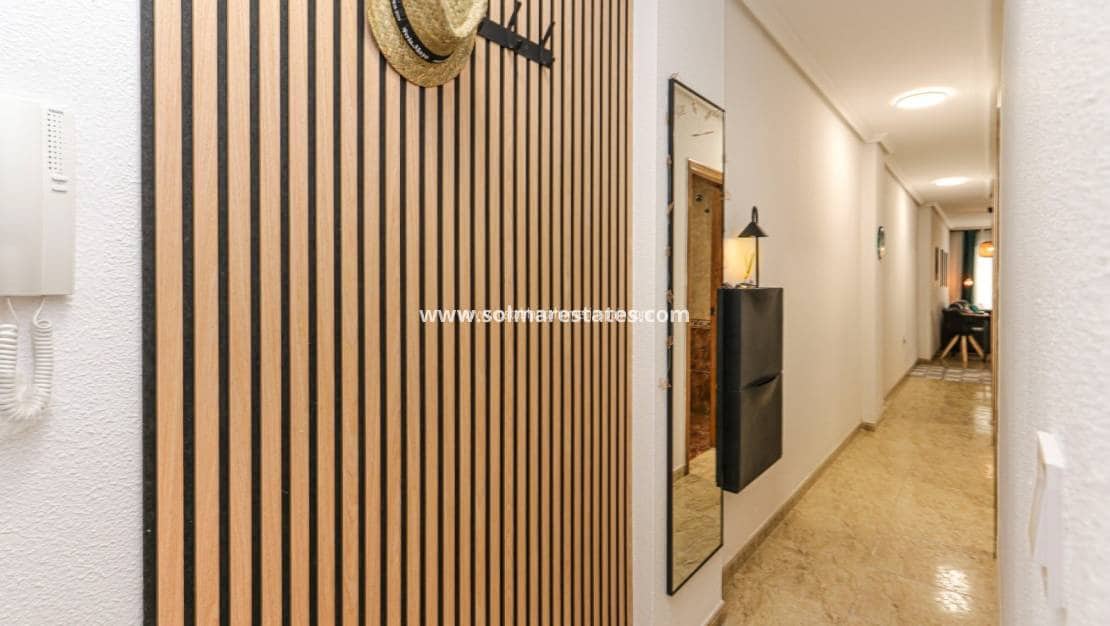 2 Zimmer Apartment zu verkaufen in Torrevieja - 159.940 € (Ref: 9989974)