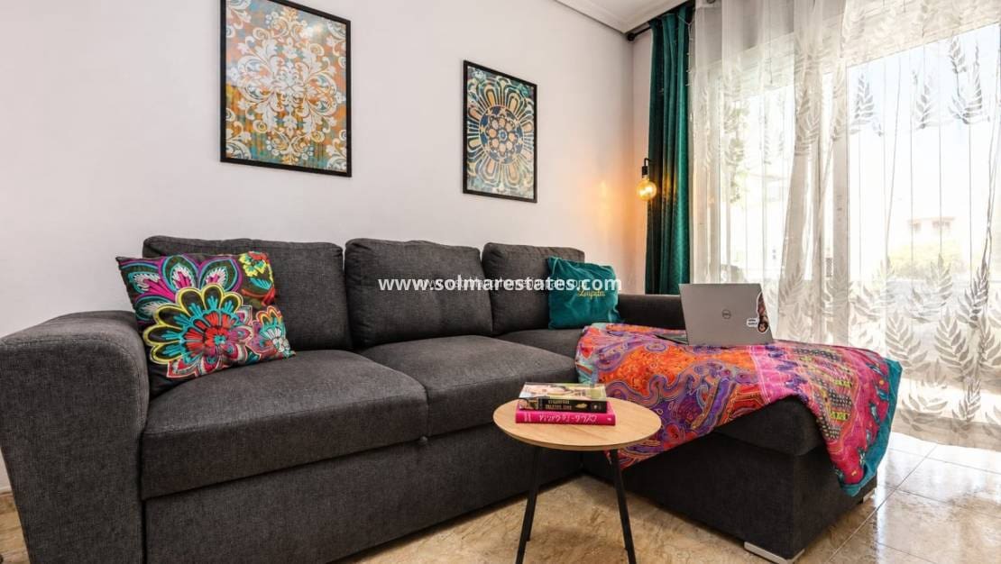 2 Zimmer Apartment zu verkaufen in Torrevieja - 159.940 € (Ref: 9989974)