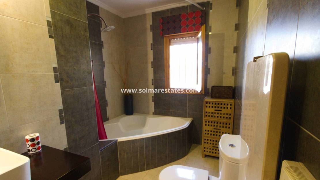 5 sypialnia Willa na sprzedaż w La Marquesa z basenem - 539 000 € (Ref: 9996199)