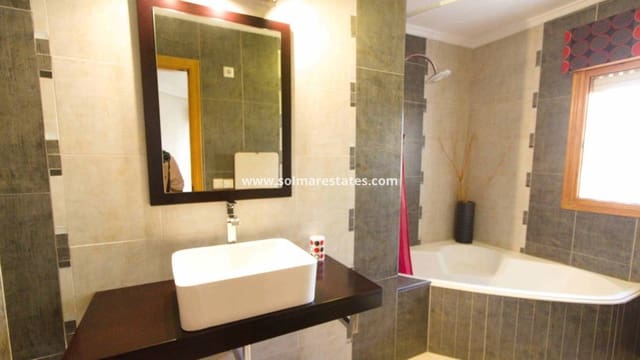 5 sypialnia Willa na sprzedaż w La Marquesa, Rojales z basenem - 539 000 € (Ref: 9996199)
