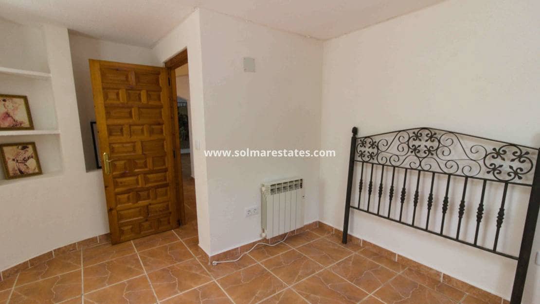 5 sypialnia Willa na sprzedaż w La Marquesa z basenem - 539 000 € (Ref: 9996199)