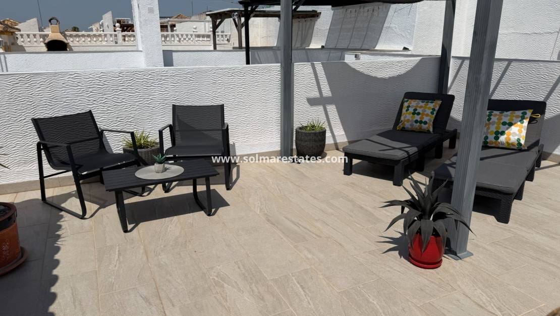 2 slaapkamer Appartement te koop in Los Montesinos met zwembad - € 150.000 (Ref: 9997763)