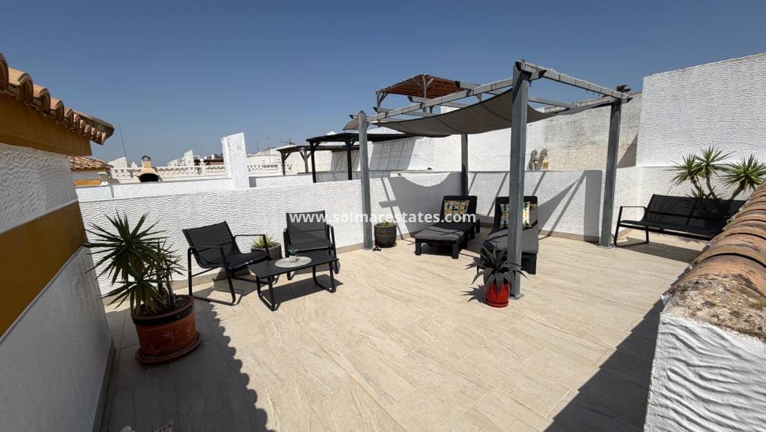 2 slaapkamer Appartement te koop in Los Montesinos met zwembad - € 150.000 (Ref: 9997763)