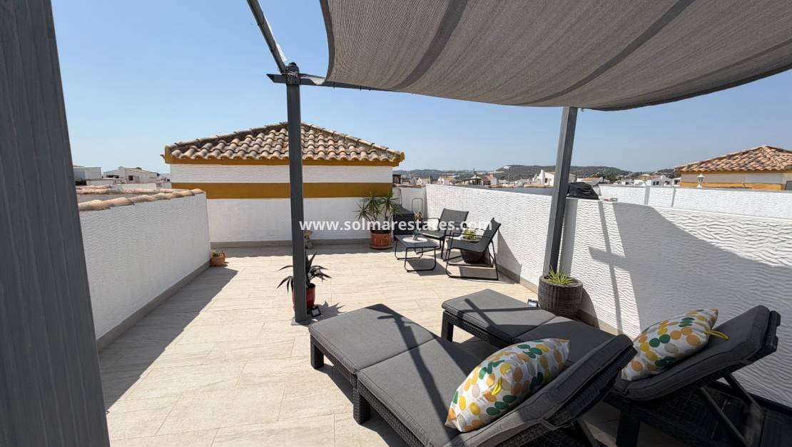 2 slaapkamer Appartement te koop in Los Montesinos met zwembad - € 150.000 (Ref: 9997763)