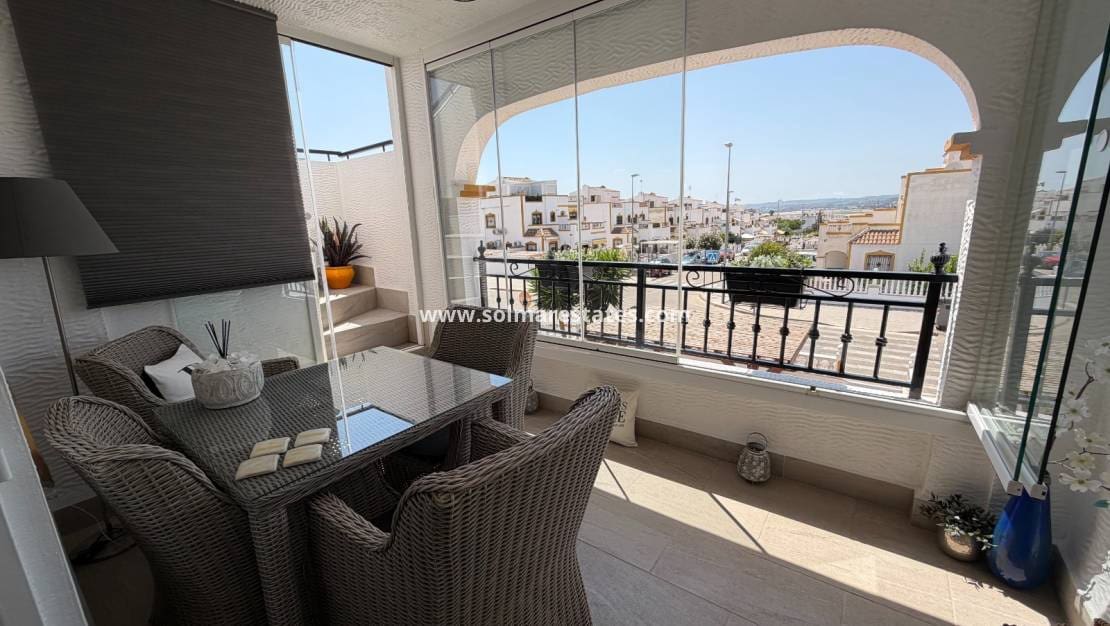 2 slaapkamer Appartement te koop in Los Montesinos met zwembad - € 150.000 (Ref: 9997763)
