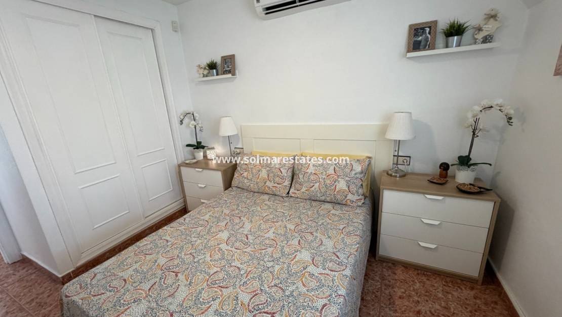 2 slaapkamer Appartement te koop in Los Montesinos met zwembad - € 150.000 (Ref: 9997763)