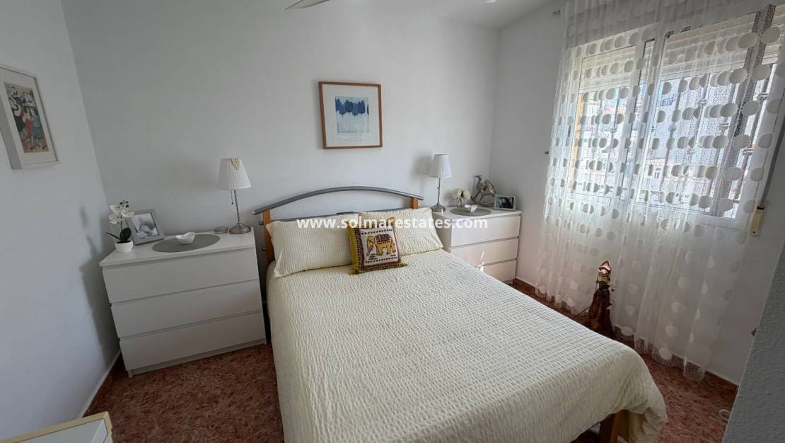 2 slaapkamer Appartement te koop in Los Montesinos met zwembad - € 150.000 (Ref: 9997763)