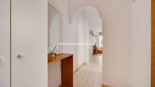 Apartamento de 2 habitaciones en Antonio Machado, Torrevieja en venta con piscina - 145.000 € (Ref: 9999151)