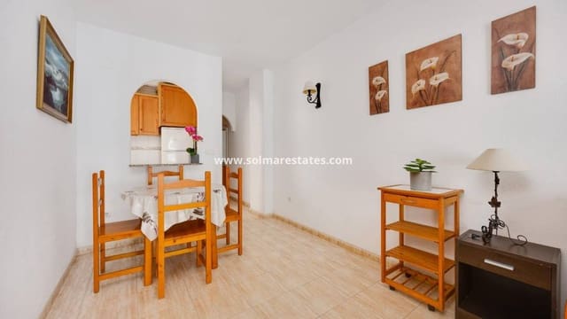 Apartamento de 2 habitaciones en Antonio Machado, Torrevieja en venta con piscina - 145.000 € (Ref: 9999151)