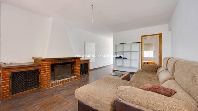 3 soverom Hus til salgs i La Zenia, Orihuela med svømmebasseng - € 209 000 (Ref: 9999152)