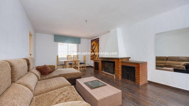3 soverom Hus til salgs i La Zenia, Orihuela med svømmebasseng - € 209 000 (Ref: 9999152)