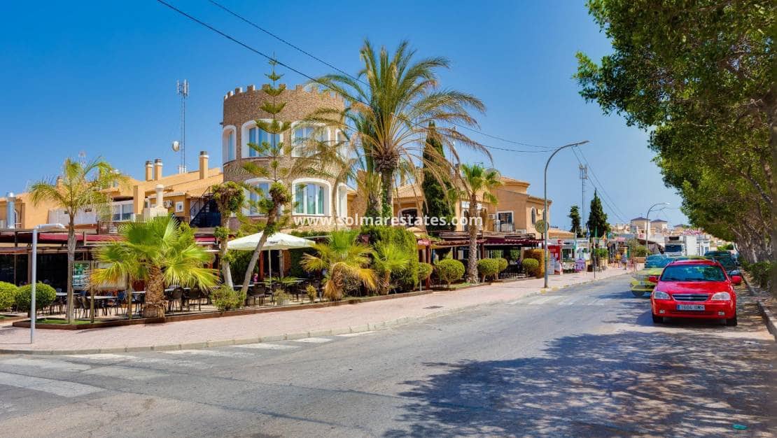 2 soverom Villa til salgs i La Florida med svømmebasseng - € 305 000 (Ref: 9999153)