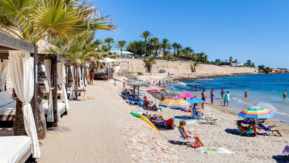 2 soverom Villa til salgs i La Florida med svømmebasseng - € 305 000 (Ref: 9999153)