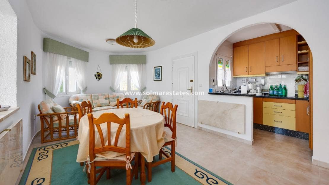 2 soverom Villa til salgs i La Florida med svømmebasseng - € 305 000 (Ref: 9999153)