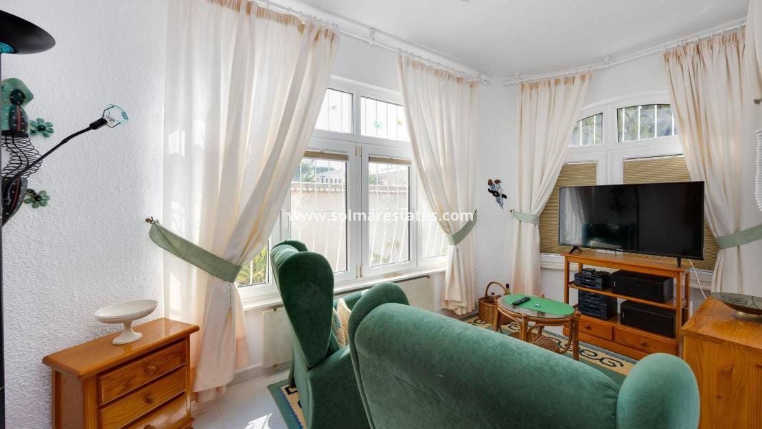 2 soverom Villa til salgs i La Florida med svømmebasseng - € 305 000 (Ref: 9999153)