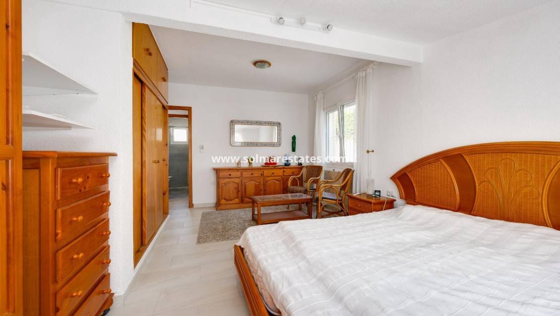 2 soverom Villa til salgs i La Florida med svømmebasseng - € 305 000 (Ref: 9999153)