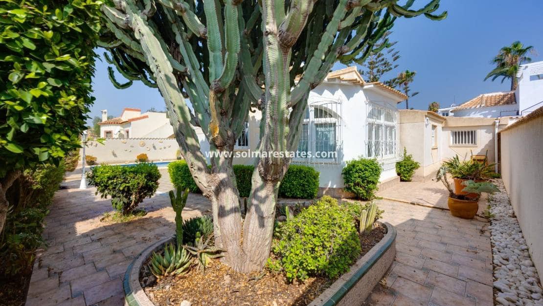 2 soverom Villa til salgs i La Florida med svømmebasseng - € 305 000 (Ref: 9999153)