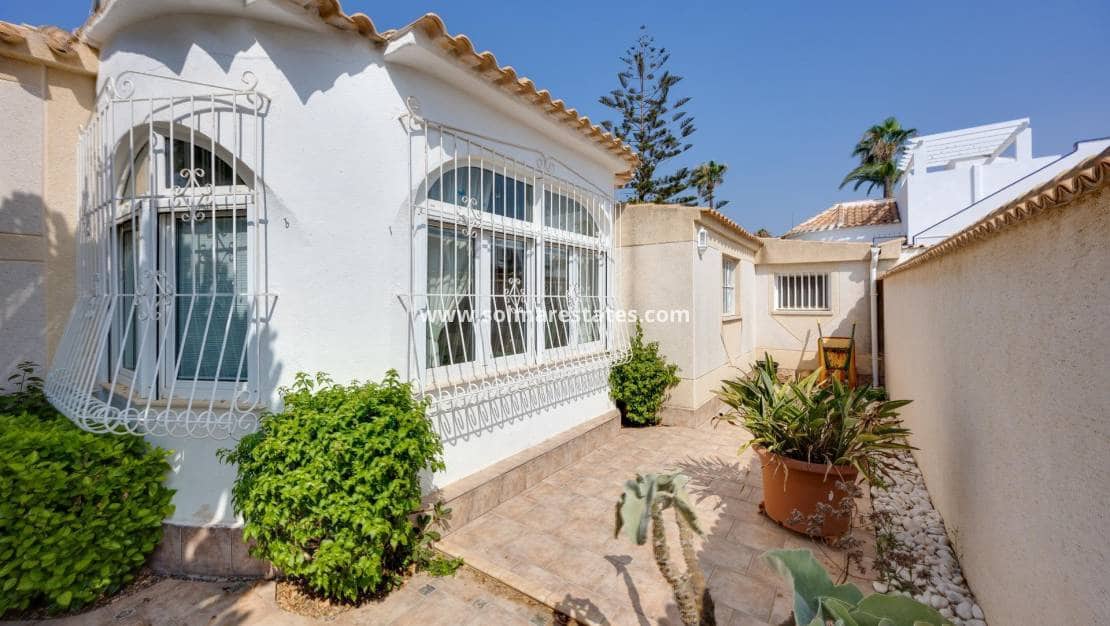 2 soverom Villa til salgs i La Florida med svømmebasseng - € 305 000 (Ref: 9999153)