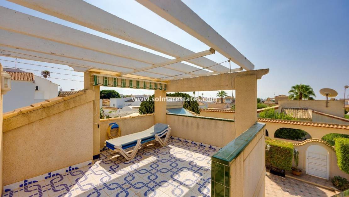2 soverom Villa til salgs i La Florida med svømmebasseng - € 305 000 (Ref: 9999153)