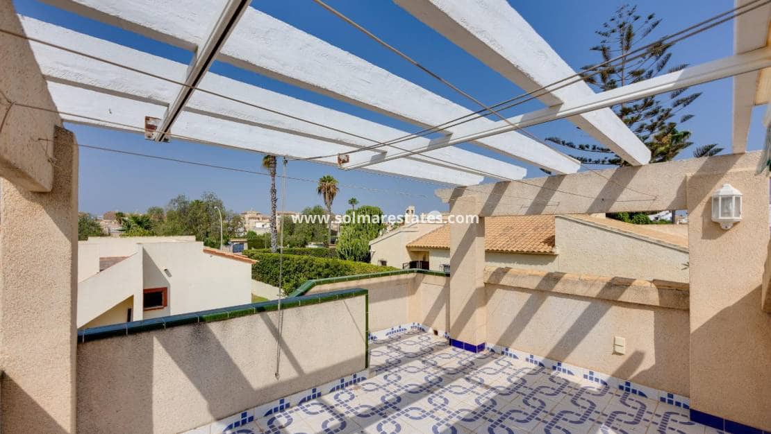 2 soverom Villa til salgs i La Florida med svømmebasseng - € 305 000 (Ref: 9999153)