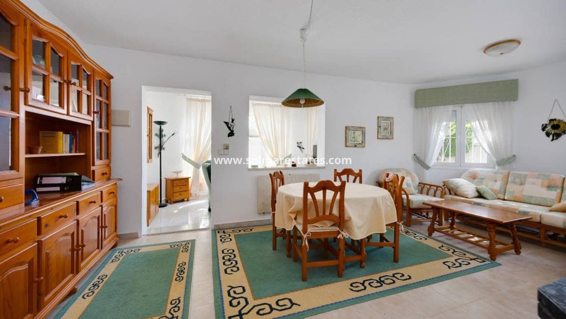 2 soverom Villa til salgs i La Florida med svømmebasseng - € 305 000 (Ref: 9999153)