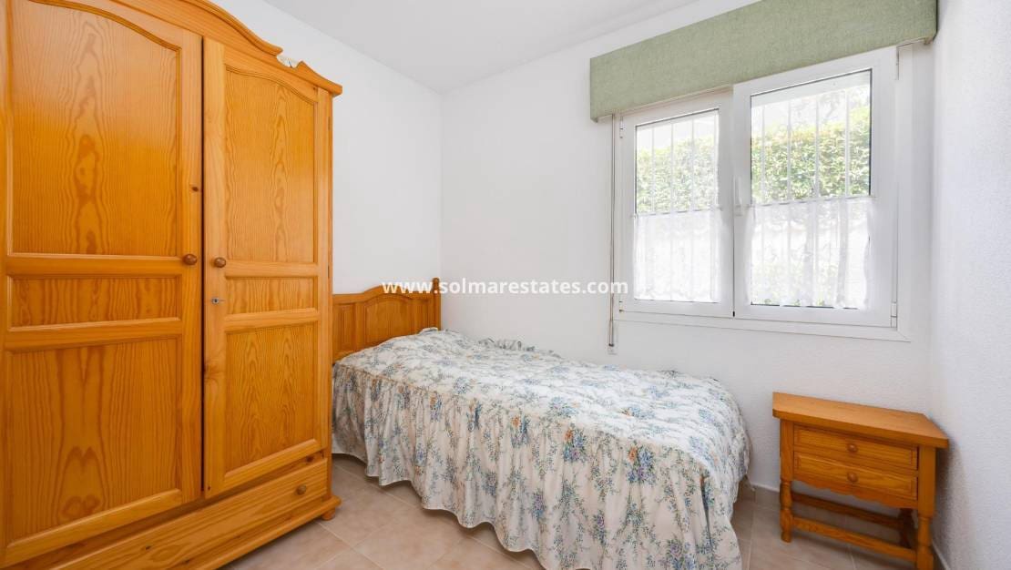 2 soverom Villa til salgs i La Florida med svømmebasseng - € 305 000 (Ref: 9999153)