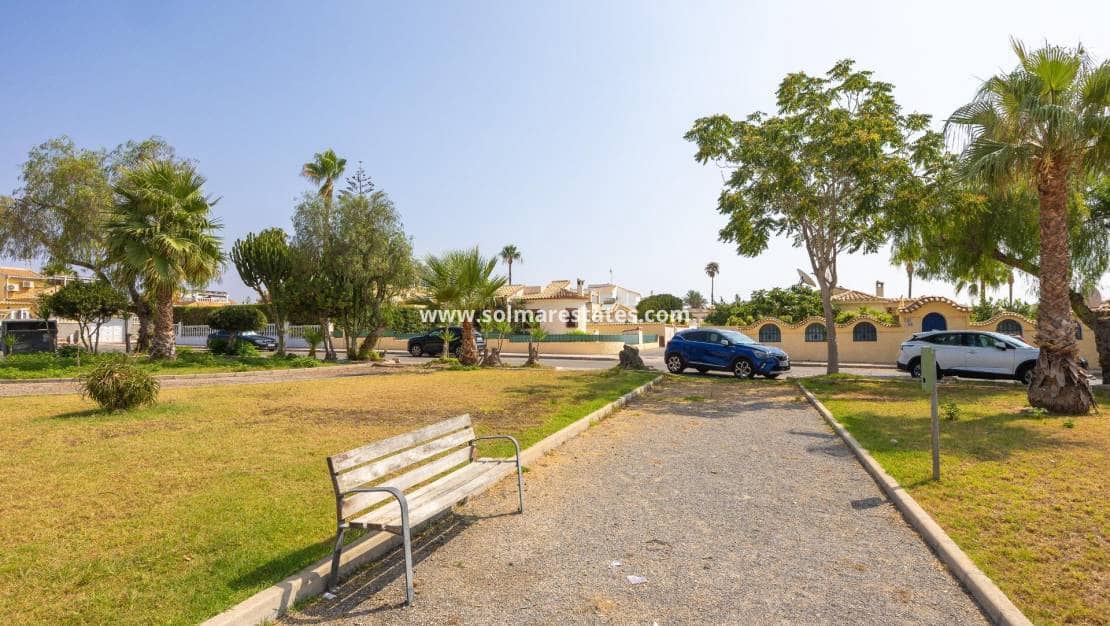 2 soverom Villa til salgs i La Florida med svømmebasseng - € 305 000 (Ref: 9999153)