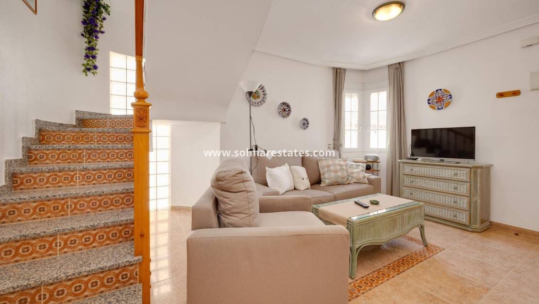 2 slaapkamer Halfvrijstaande villa te koop in Playa Flamenca met zwembad - € 215.000 (Ref: 9999155)