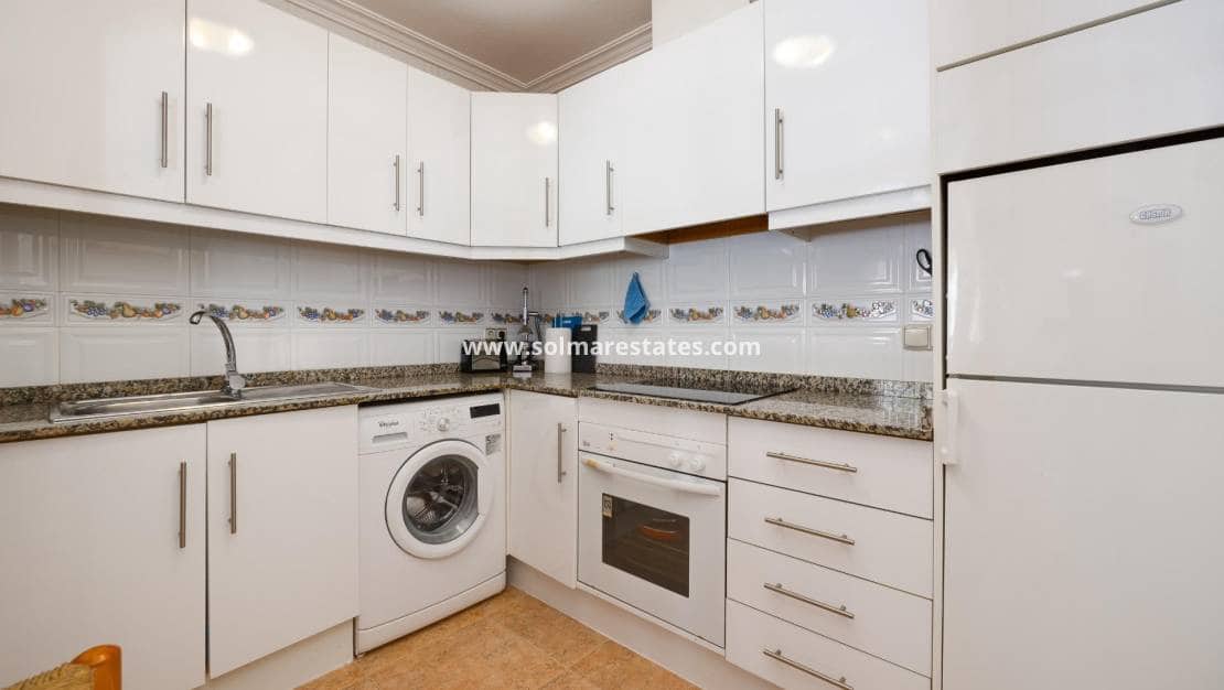 2 slaapkamer Halfvrijstaande villa te koop in Playa Flamenca met zwembad - € 215.000 (Ref: 9999155)