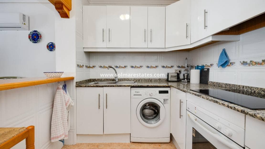 2 slaapkamer Halfvrijstaande villa te koop in Playa Flamenca met zwembad - € 215.000 (Ref: 9999155)