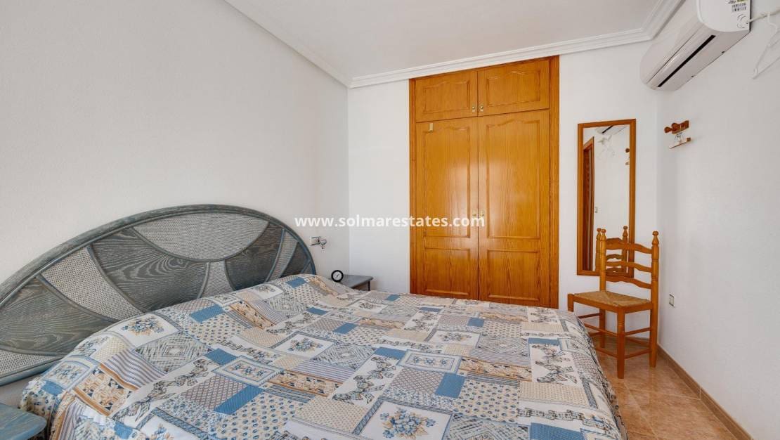 2 slaapkamer Halfvrijstaande villa te koop in Playa Flamenca met zwembad - € 215.000 (Ref: 9999155)