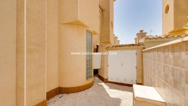 2 quarto Moradia Geminada para venda em Playa Flamenca, Orihuela com piscina - 215 000 € (Ref: 9999155)