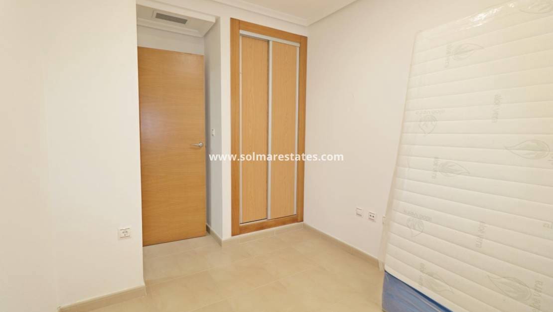 4 camera da letto Appartamento in vendita in Torrevieja - 169.000 € (Rif: 9999382)